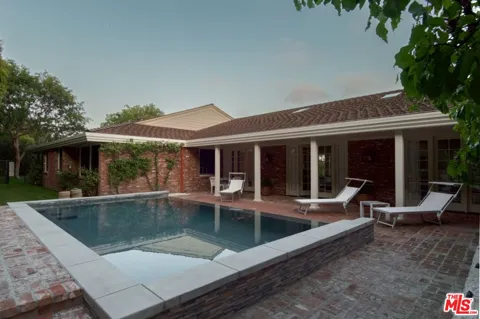 1121 Beverly Drive