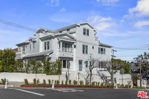 566 Ida Street