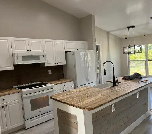 6012 ELAINE AVENUE Lehigh Acres, FL 33971