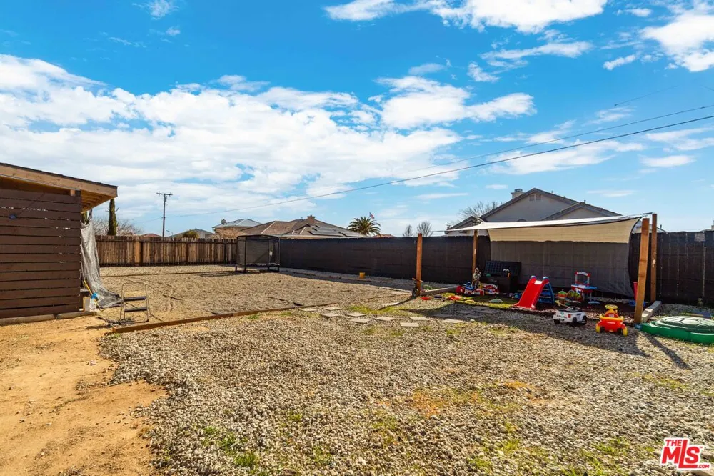 9516 Mendiburu Road California City, CA 93505