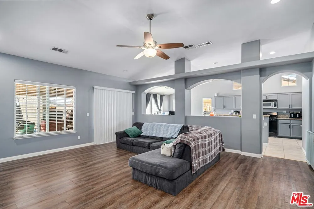 9516 Mendiburu Road California City, CA 93505