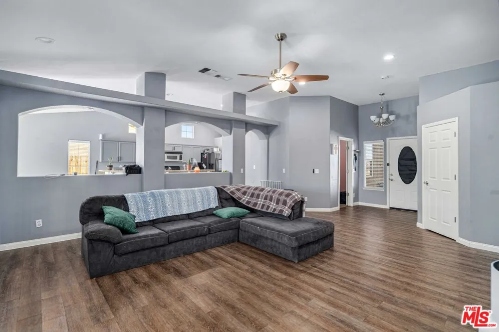 9516 Mendiburu Road California City, CA 93505
