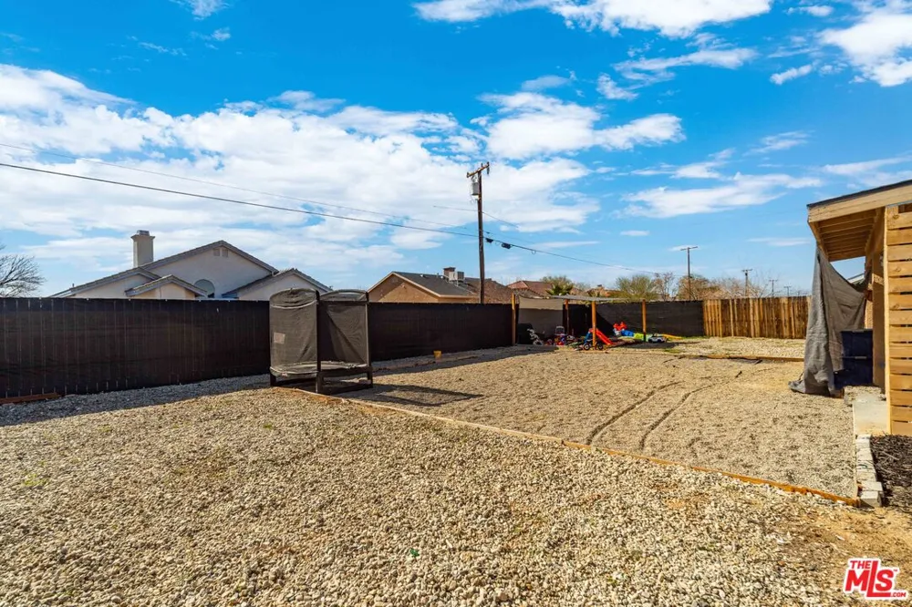 9516 Mendiburu Road California City, CA 93505