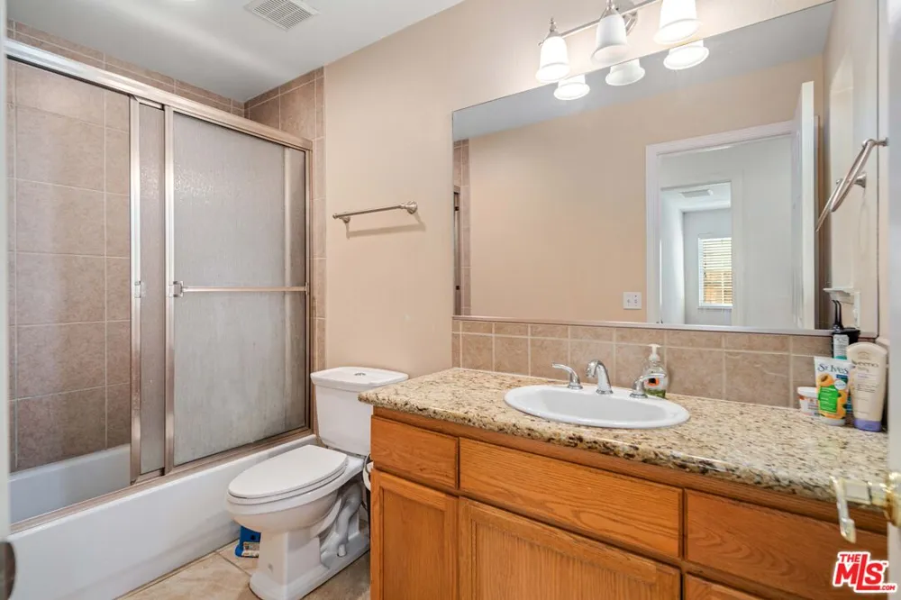 9516 Mendiburu Road California City, CA 93505