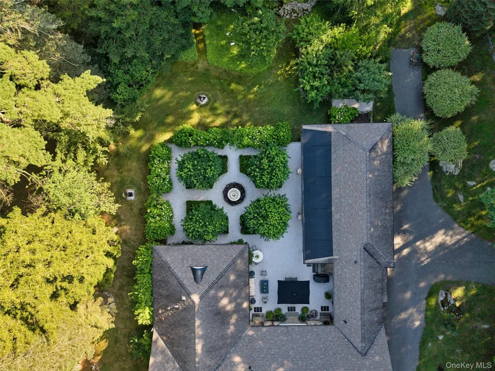 55 Mountain Farm Road Tuxedo Park, NY 10987