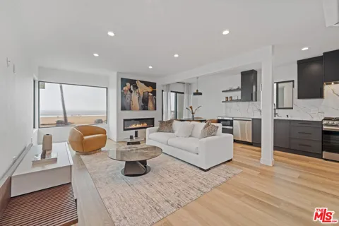 3305 Ocean Front Walk