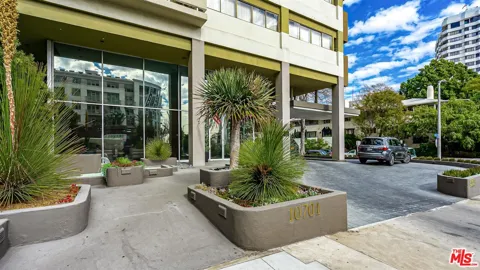 10701 Wilshire