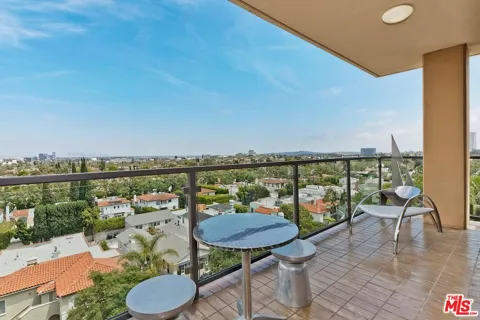 211 S Spalding Drive