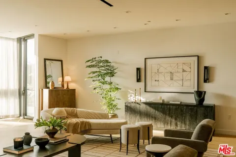702 Doheny Drive