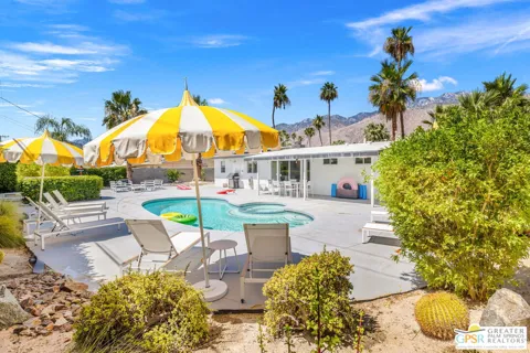 242 NE Cerritos Drive