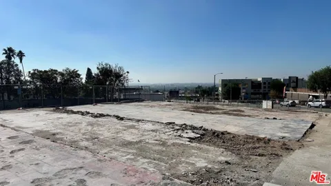 912 E Altadena Drive