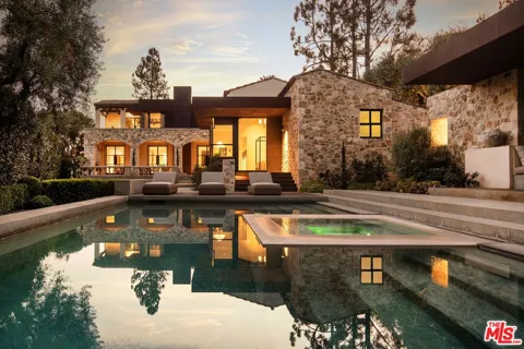 976 Alpine Drive