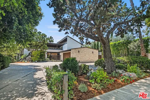 515 Roxbury Drive