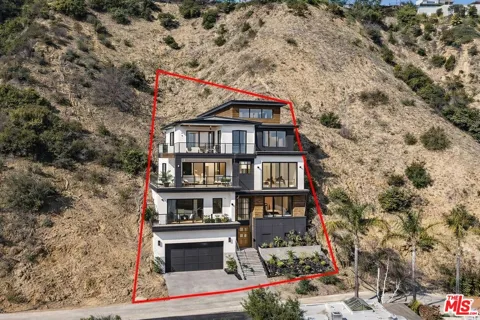 3573 Camino De La Cumbre
