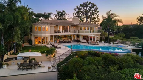7833 Torreyson Drive