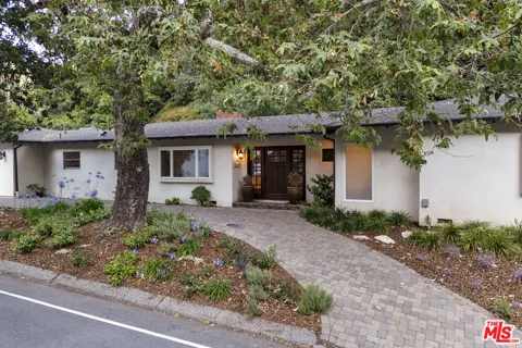 3452 Mandeville Canyon Road