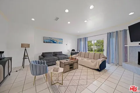 15213 Daphne Avenue