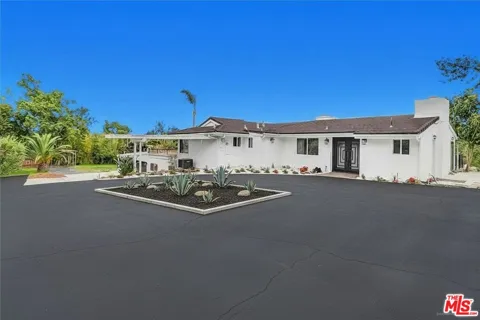 222 El Cielo Lane