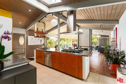 1513 Forest Knoll Drive