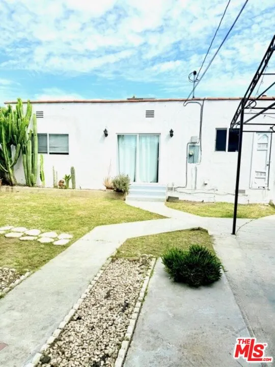 2940 Live Oak Street Huntington Park, CA 90255