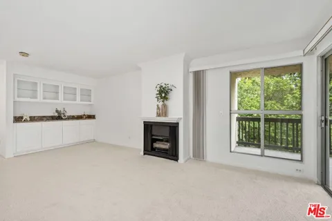1211 Raintree Circle
