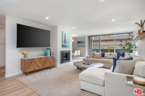 809 S Bundy Drive