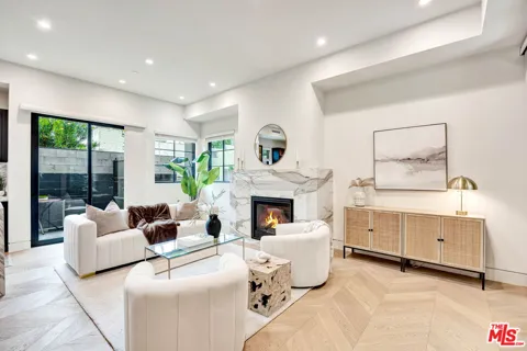 652 Huntley Drive