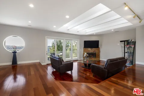 5045 Calatrana Drive