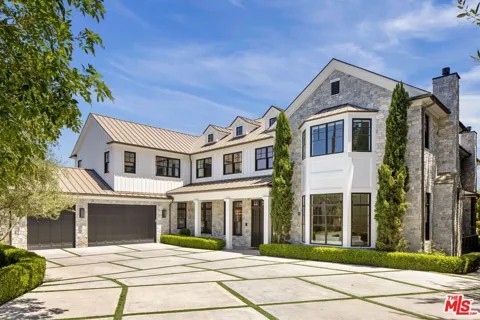 22 Oakmont Drive