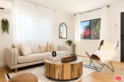 17 Sunset Avenue