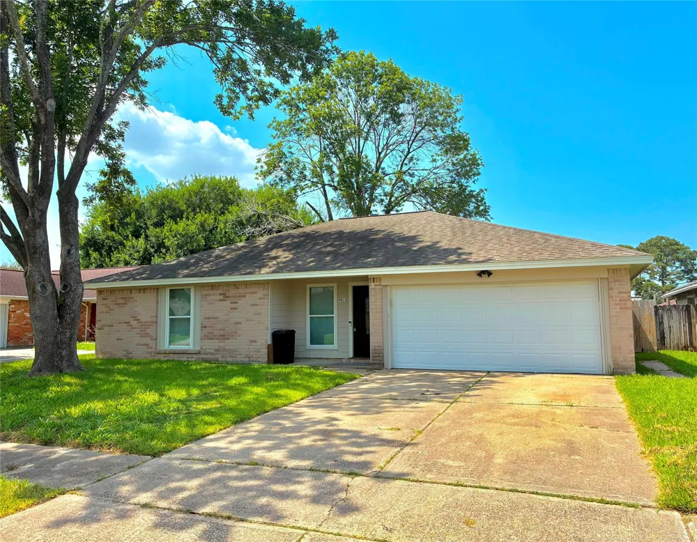 9815 Rocky Hollow Road La Porte, TX 77571