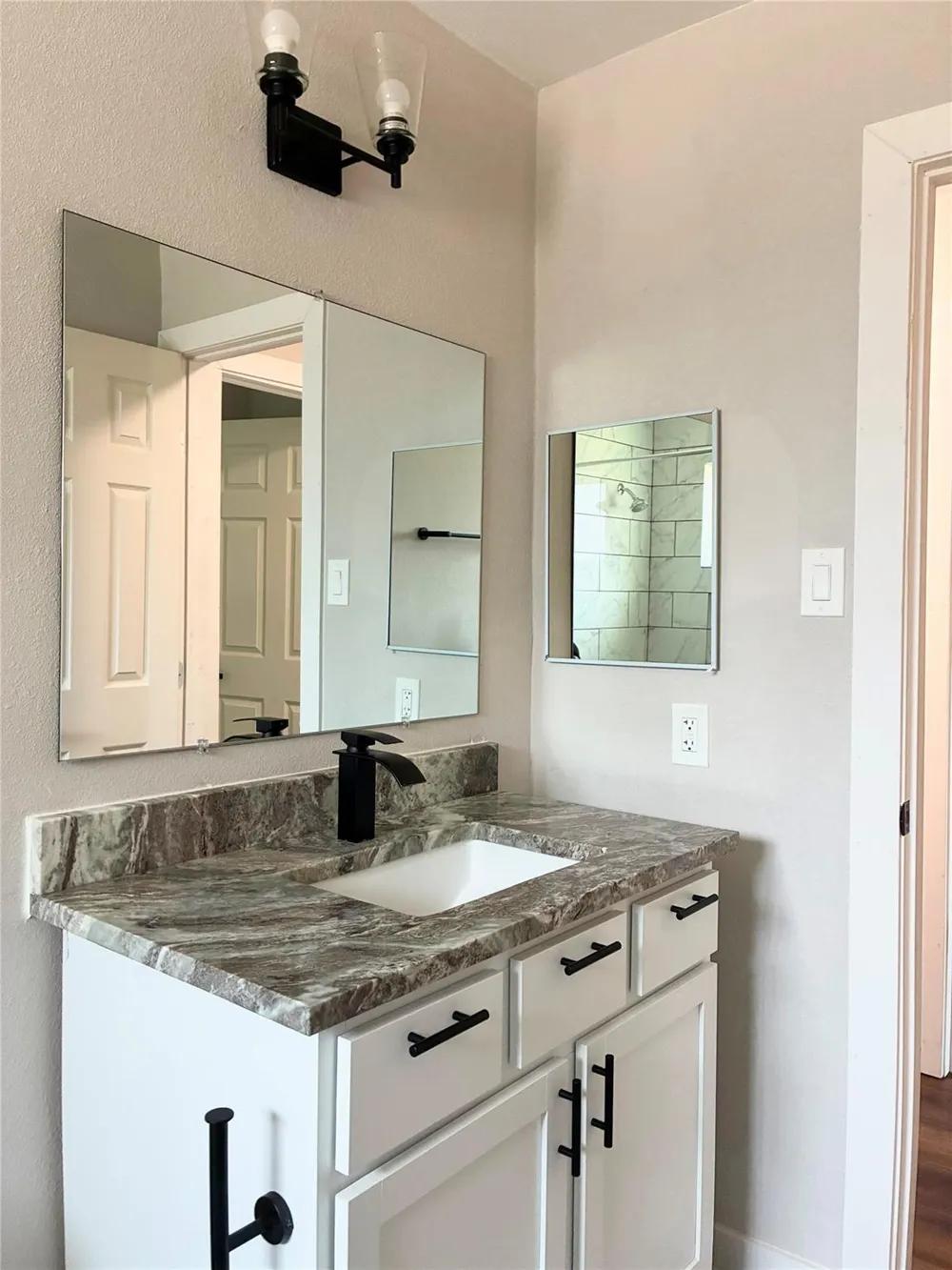 9815 Rocky Hollow Road La Porte, TX 77571