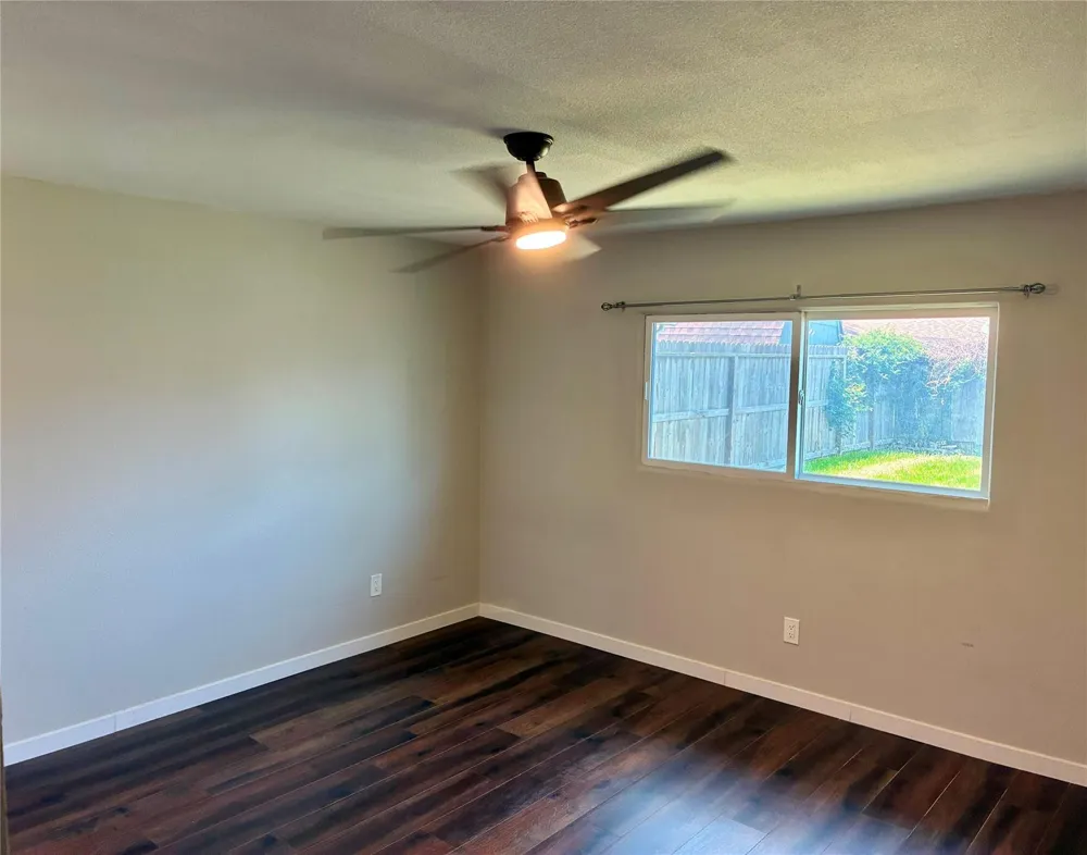 9815 Rocky Hollow Road La Porte, TX 77571