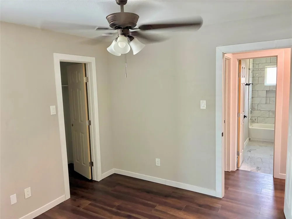 9815 Rocky Hollow Road La Porte, TX 77571