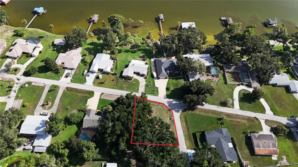 LAKESIDE DRIVE Yalaha, FL 34797