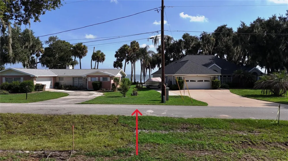 LAKESIDE DRIVE Yalaha, FL 34797