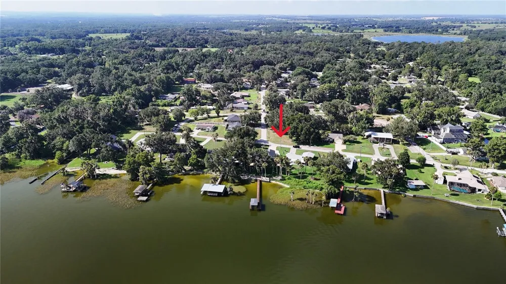 LAKESIDE DRIVE Yalaha, FL 34797