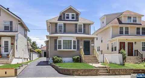 332 Riverside