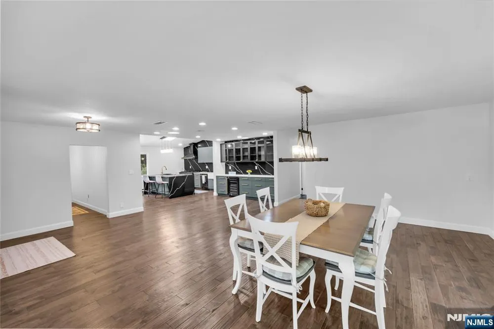 12 Haring Drive Old Tappan, NJ 07675