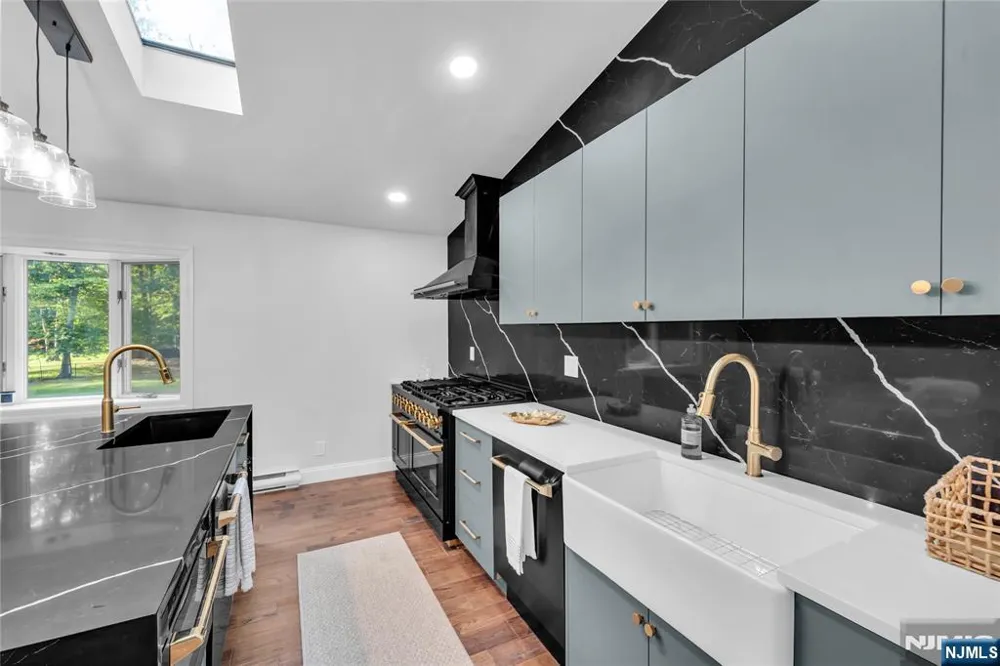 12 Haring Drive Old Tappan, NJ 07675