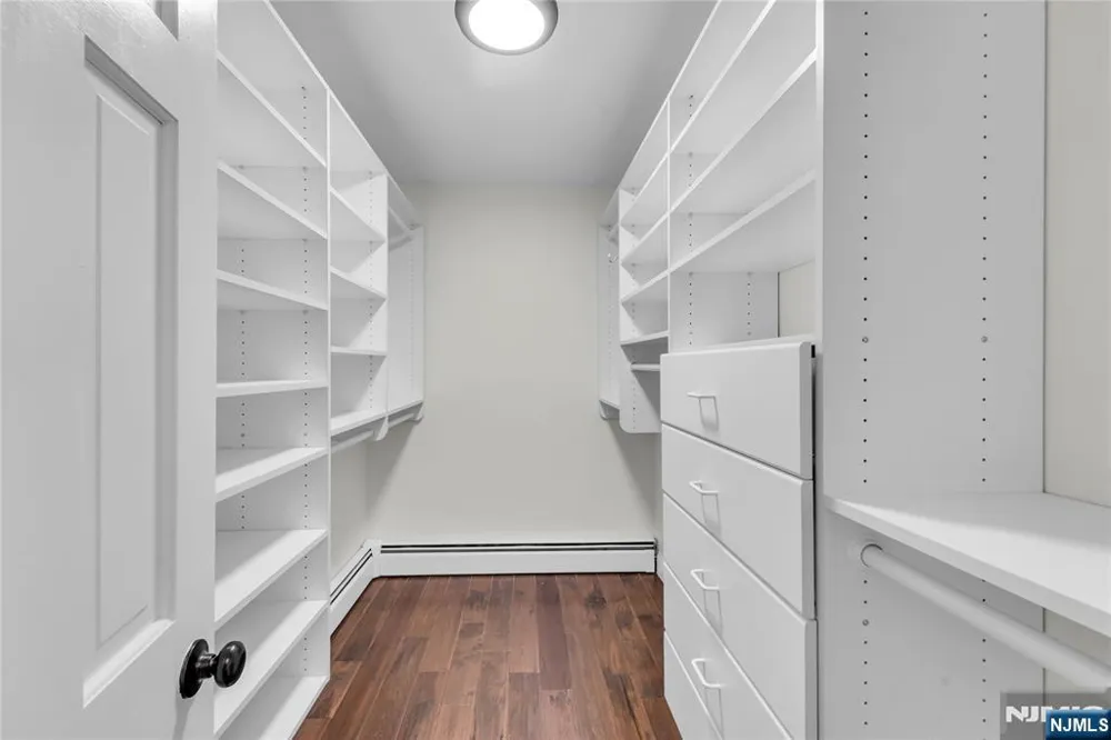 12 Haring Drive Old Tappan, NJ 07675
