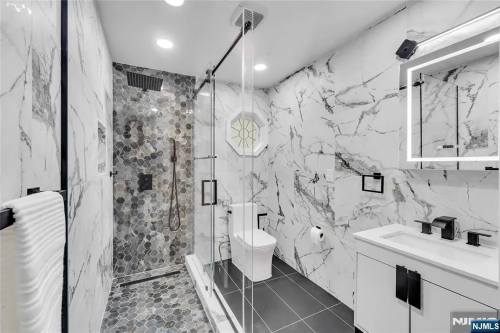 12 Haring Drive Old Tappan, NJ 07675