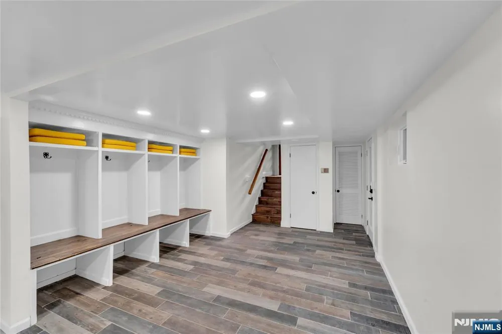 12 Haring Drive Old Tappan, NJ 07675