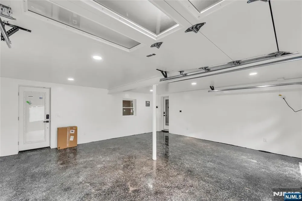 12 Haring Drive Old Tappan, NJ 07675