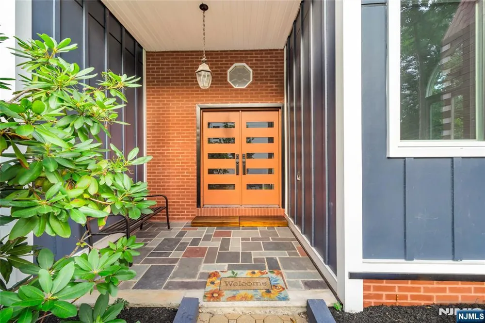 12 Haring Drive Old Tappan, NJ 07675