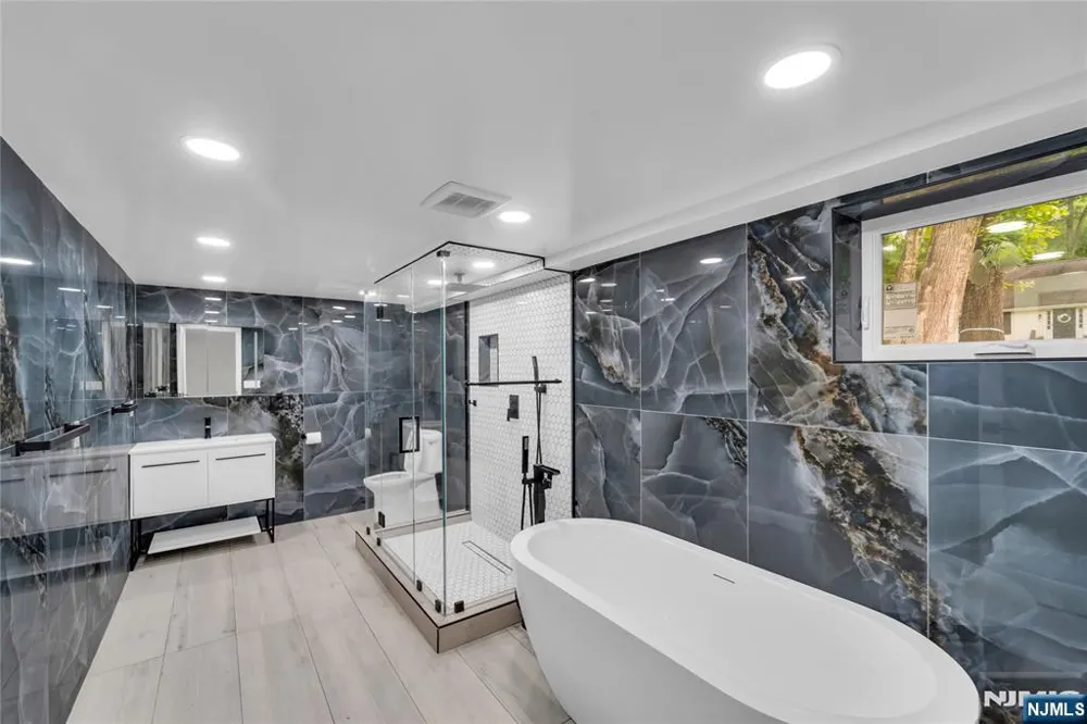 12 Haring Drive Old Tappan, NJ 07675