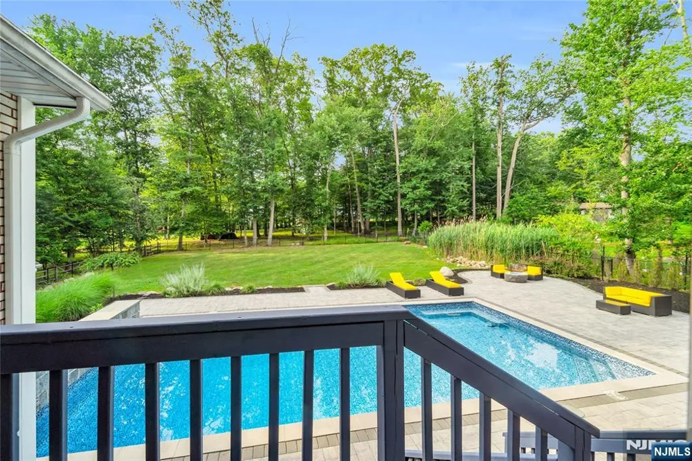 12 Haring Drive Old Tappan, NJ 07675
