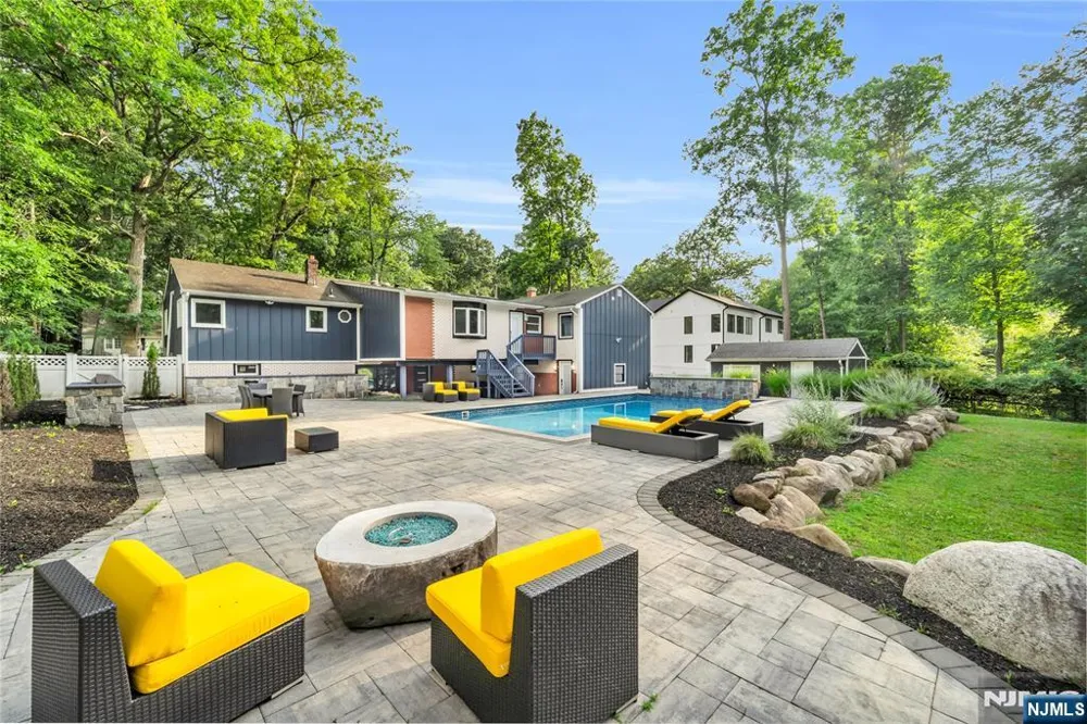 12 Haring Drive Old Tappan, NJ 07675