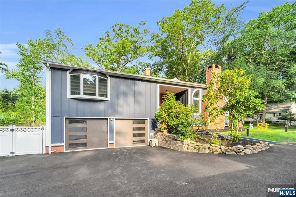 12 Haring Drive Old Tappan, NJ 07675