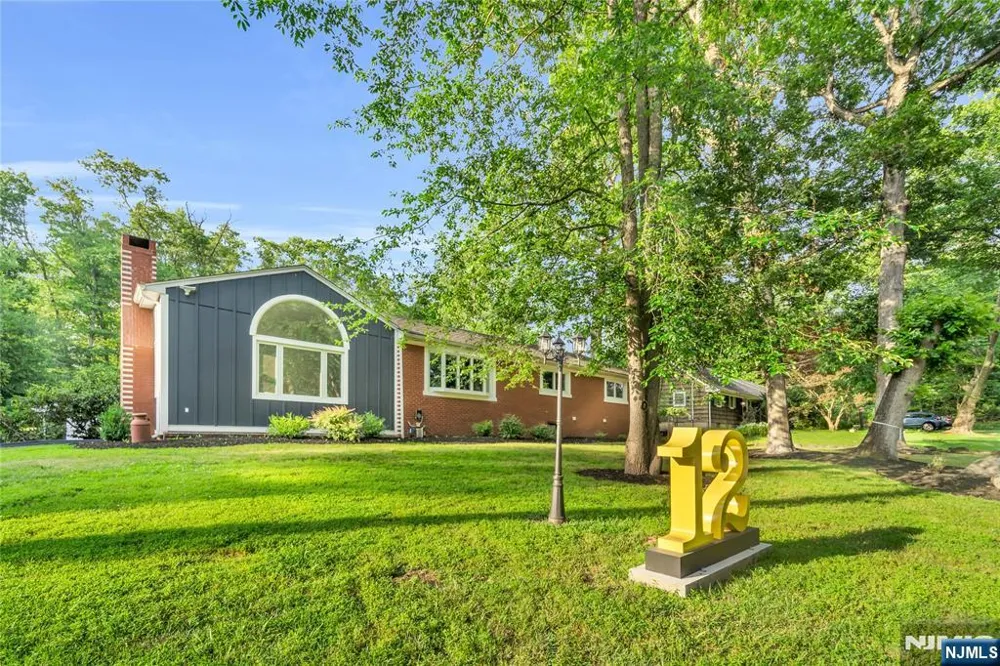 12 Haring Drive Old Tappan, NJ 07675